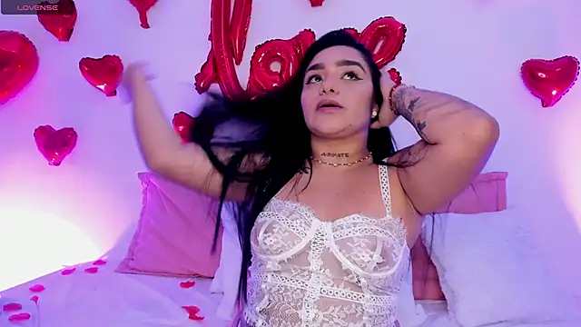 Sofi-James online show from February 13, 10:00 pm