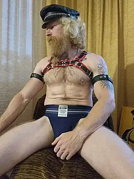 Gingerbeard40 online show from June 27, 4:39 am