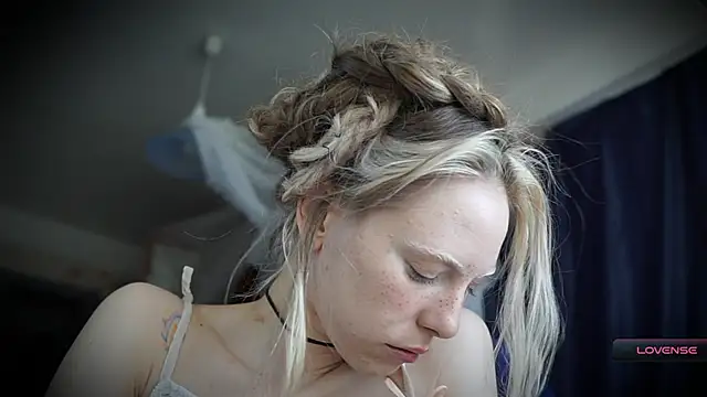  Phantom thread  online show from March 15, 9:15 am