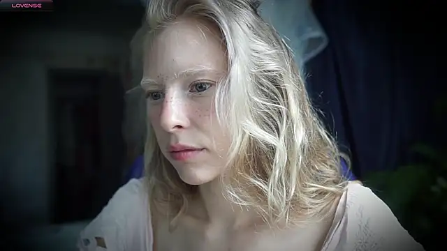 Snapshot of _Phantom_thread_ chatting on August 2, 11:52 am Phantom thread online show from August 2, 11:52 am