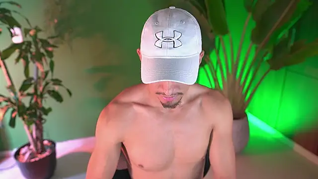 Aaronfox x online show from April 4, 3:53 pm