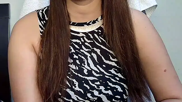 Snapshot of MIss-Naina chatting on April 12, 6:51 am MIss-Naina online show from April 12, 6:51 am
