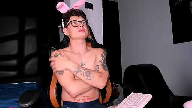 LexieandNate online show from February 20, 7:34 am