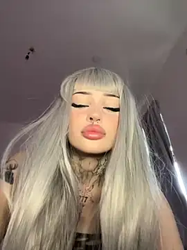 madelinexx online show from September 12, 11:43 am