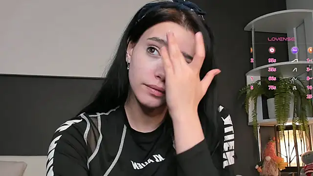 WildaBendell online show from January 22, 12:49 pm