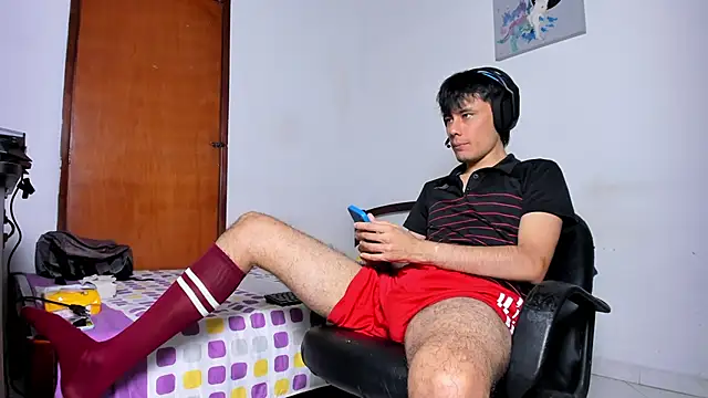 Huge latin cock online show from January 27, 10:06 pm