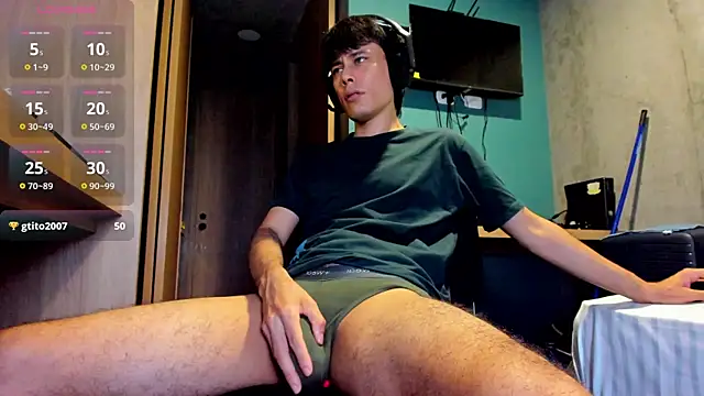Huge latin cock online show from August 4, 11:07 pm