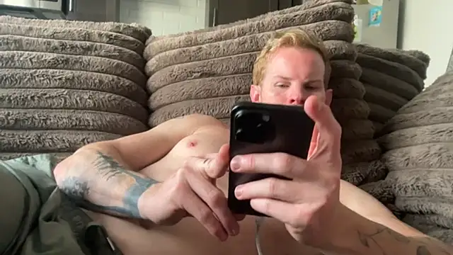 Snapshot of crossfitterguy87 chatting on October 5, 3:43 pm crossfitterguy87 online show from October 5, 3:43 pm