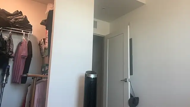 Snapshot of crossfitterguy87 chatting on March 23, 10:25 pm crossfitterguy87 online show from March 23, 10:25 pm