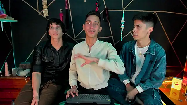 MillersKink online show from November 30, 10:03 pm