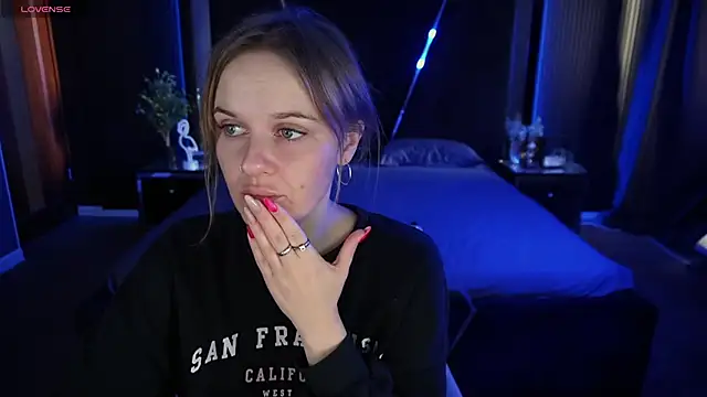 MaribelRiverr  online show from September 26, 5:44 am