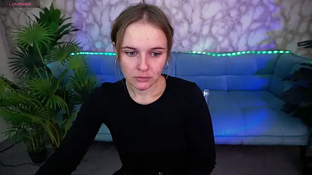 MaribelRiverr  online show from October 6, 5:49 am