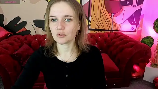 MaribelRiverr  online show from April 4, 5:38 am