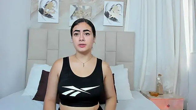 Snapshot of Jaslyn__Smith chatting on December 19, 2:24 pm Jaslyn Smith online show from December 19, 2:24 pm