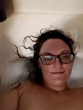 Snapshot of Harley428 chatting on February 23, 3:51 pm Harley428 online show from February 23, 3:51 pm
