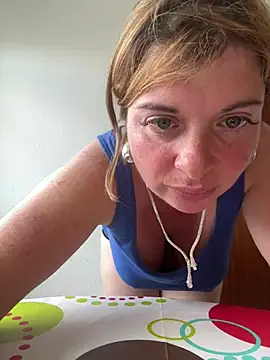 Snapshot of Lombada chatting on April 19, 4:17 pm Lombada online show from April 19, 4:17 pm