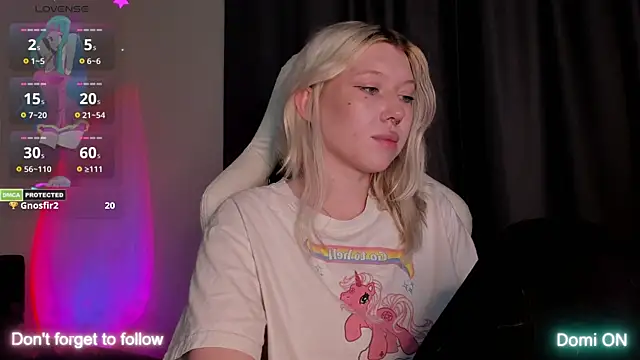 Snapshot of takeyourmolly chatting on December 21, 4:36 pm takeyourmolly online show from December 21, 4:36 pm