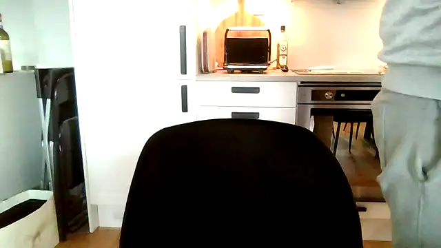 aleksergira online show from December 11, 10:47 am