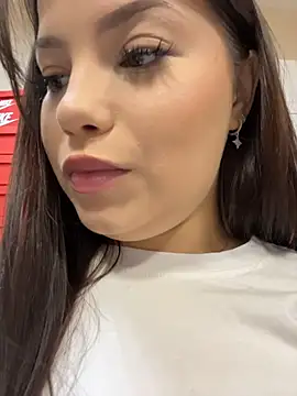 Snapshot of Chloe__Moon chatting on July 24, 9:07 am Chloe Moon online show from July 24, 9:07 am