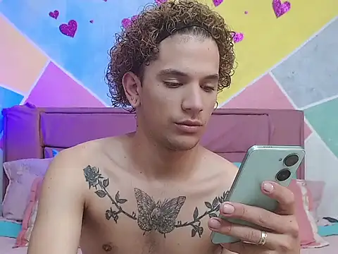 tylor boy online show from September 11, 4:45 am