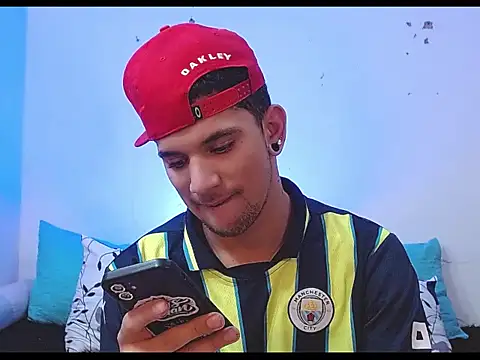 tylor boy online show from April 16, 3:40 am