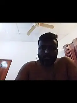 Snapshot of nikini1621 chatting on May 3, 1:50 pm nikini1621 online show from May 3, 1:50 pm