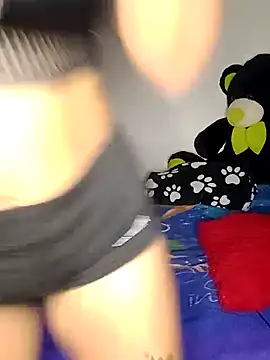 Snapshot of sariitha_sw chatting on February 15, 1:53 am sariitha sw online show from February 15, 1:53 am