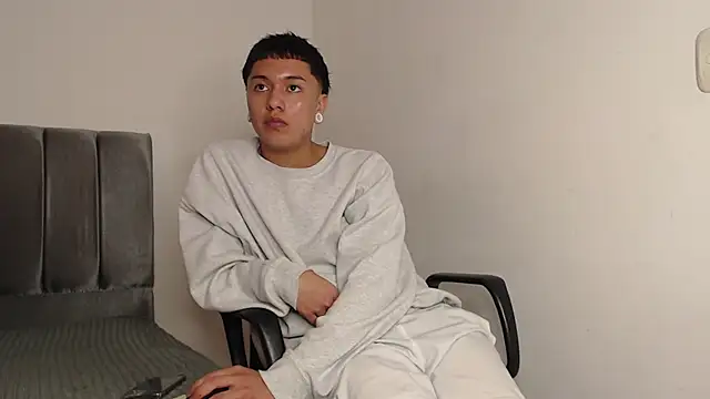 alex-lover online show from February 22, 5:12 am