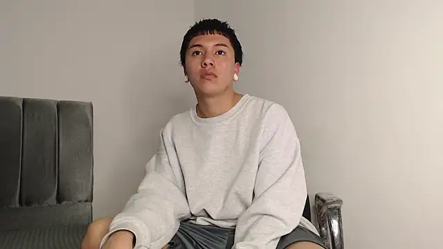 alex-lover online show from October 4, 1:58 am