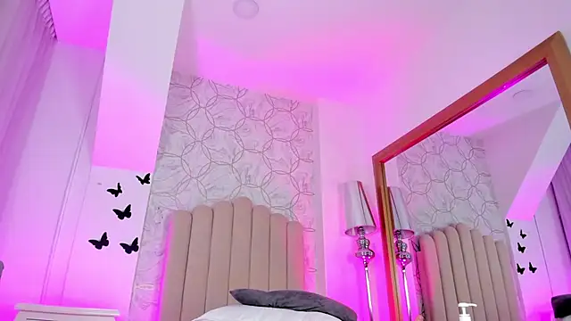 PollyGrey  online show from February 8, 6:33 am