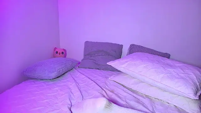 PollyGrey  online show from December 22, 4:42 am