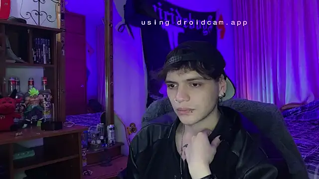 Snapshot of Soul_cursed_boy chatting on May 30, 3:58 am Soul cursed boy online show from May 30, 3:58 am
