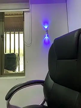 Milff parkerrr online show from March 25, 10:05 pm