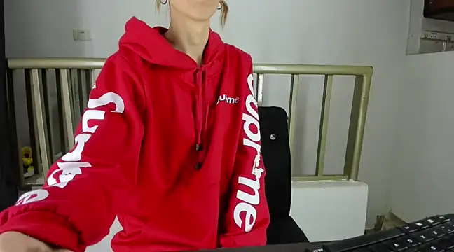 RachelJones  online show from February 5, 9:25 am