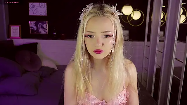 Snapshot of EmilyAir chatting on December 28, 9:08 pm EmilyAir online show from December 28, 9:08 pm