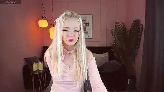 Snapshot of EmilyAir chatting on January 2, 1:49 am EmilyAir online show from January 2, 1:49 am