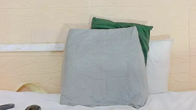 Chocolatte bar online show from March 12, 4:24 pm