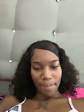 Chocolatte bar online show from October 31, 4:13 am