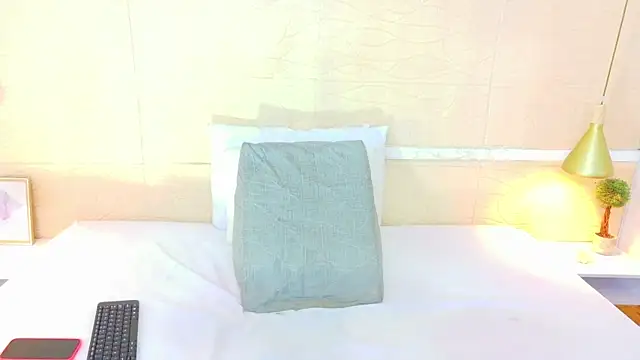 Chocolatte bar online show from November 11, 1:55 pm