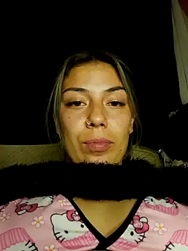 Snapshot of Sweel_Leyva18 chatting on December 13, 4:11 am Sweel Leyva18 online show from December 13, 4:11 am