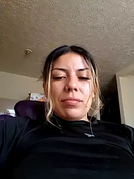 Snapshot of Sweel_Leyva18 chatting on May 19, 6:36 pm Sweel Leyva18 online show from May 19, 6:36 pm