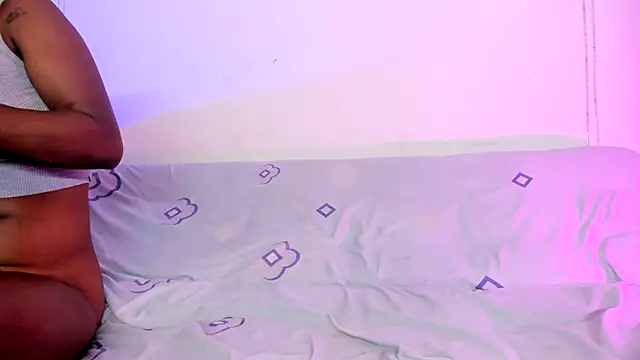 LoveBirds  1 online show from October 12, 9:03 pm