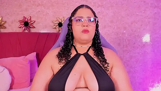 juli 2tyes online show from January 9, 2:25 am