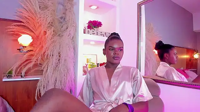 CamiEstrada online show from February 1, 8:58 pm