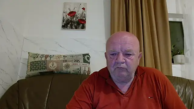 fullballs6 online show from April 16, 2:01 am