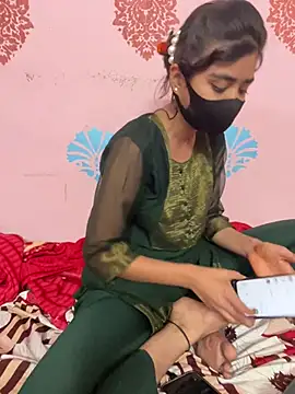 Snapshot of ks536191 chatting on February 2, 5:28 am ks536191 online show from February 2, 5:28 am