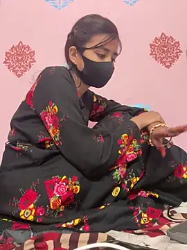 Snapshot of ks536191 chatting on February 14, 5:37 am ks536191 online show from February 14, 5:37 am