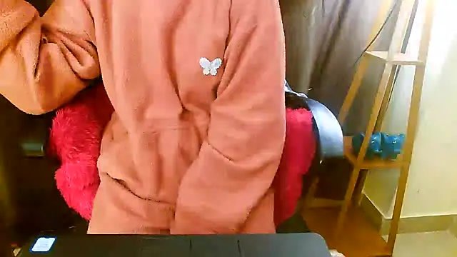 Snapshot of simrann_69 chatting on January 18, 8:30 pm simrann 69 online show from January 18, 8:30 pm