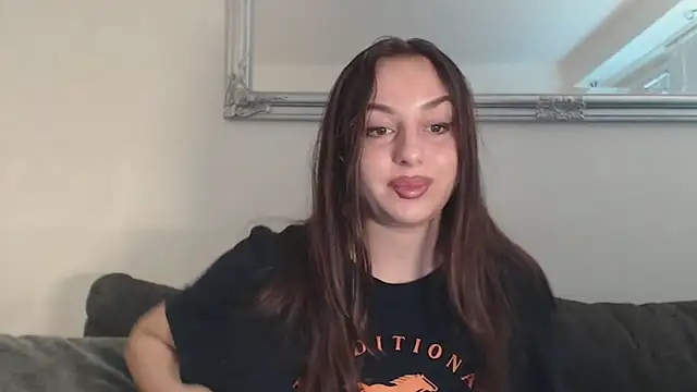 courtneyPerfect online show from December 19, 11:07 am