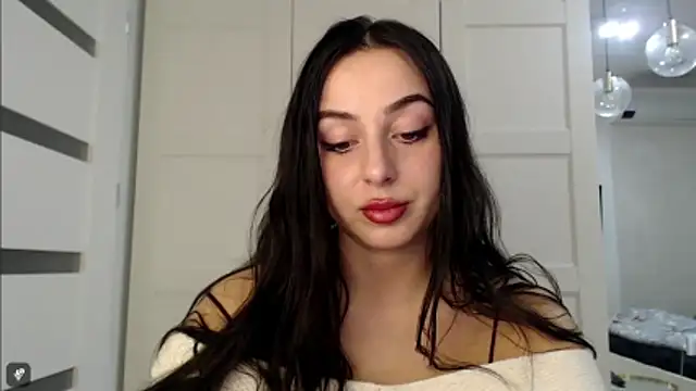 courtneyPerfect online show from December 15, 2:54 pm